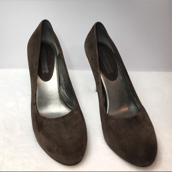 Banana Republic - Brown Suede Leather Pumps - Picture 1 of 4